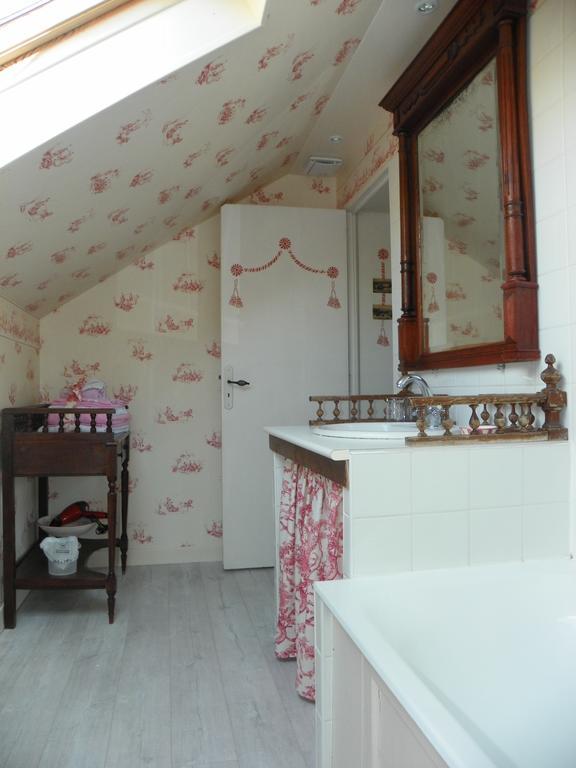 Le Prieure Boutefol Bed & Breakfast Surville  ห้อง รูปภาพ