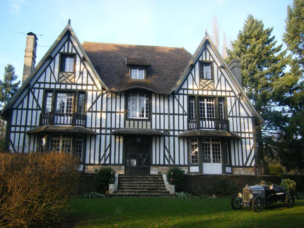 Le Prieure Boutefol Bed & Breakfast Surville  ภายนอก รูปภาพ