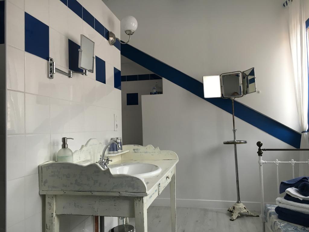 Le Prieure Boutefol Bed & Breakfast Surville  ภายนอก รูปภาพ
